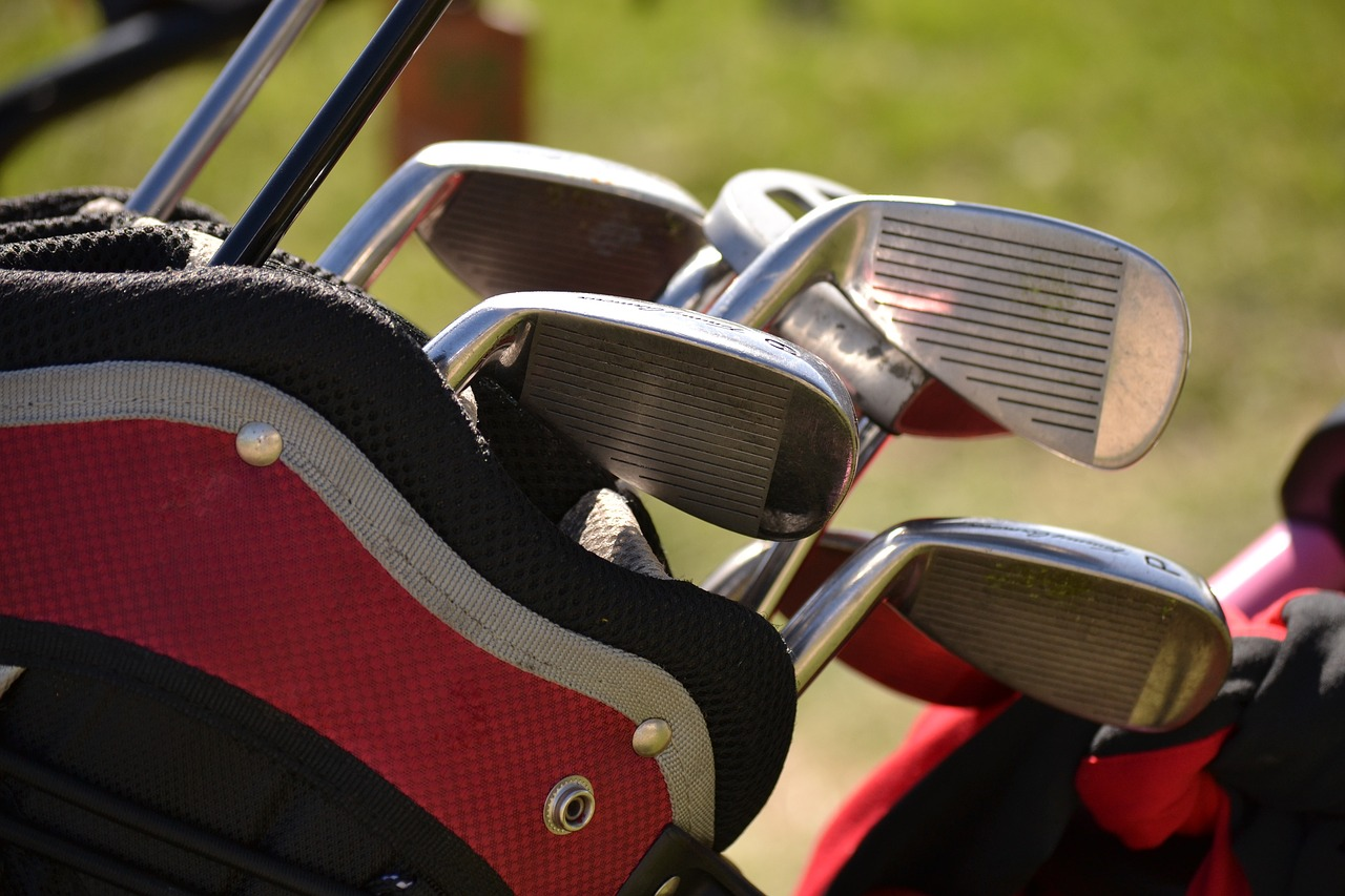 How To Choose The Right Golfing Equipment: A Step By Step Guide